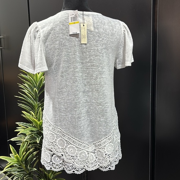 Cupio Blush Crocheted lace look double hemline,butterfly short sleeve,scoop neck - Picture 2 of 10